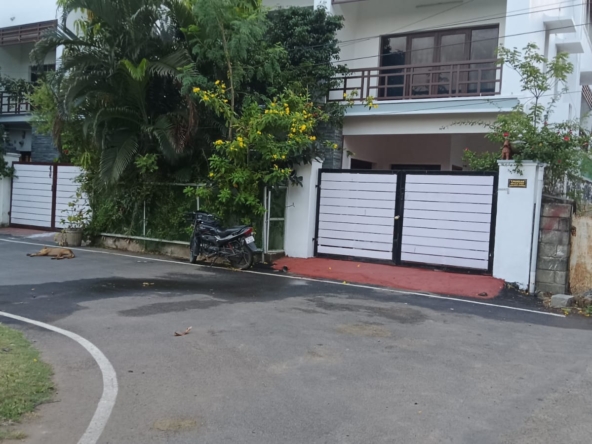 East-facing 4 BHK independent house for sale in Injambakkam ECR with car parking