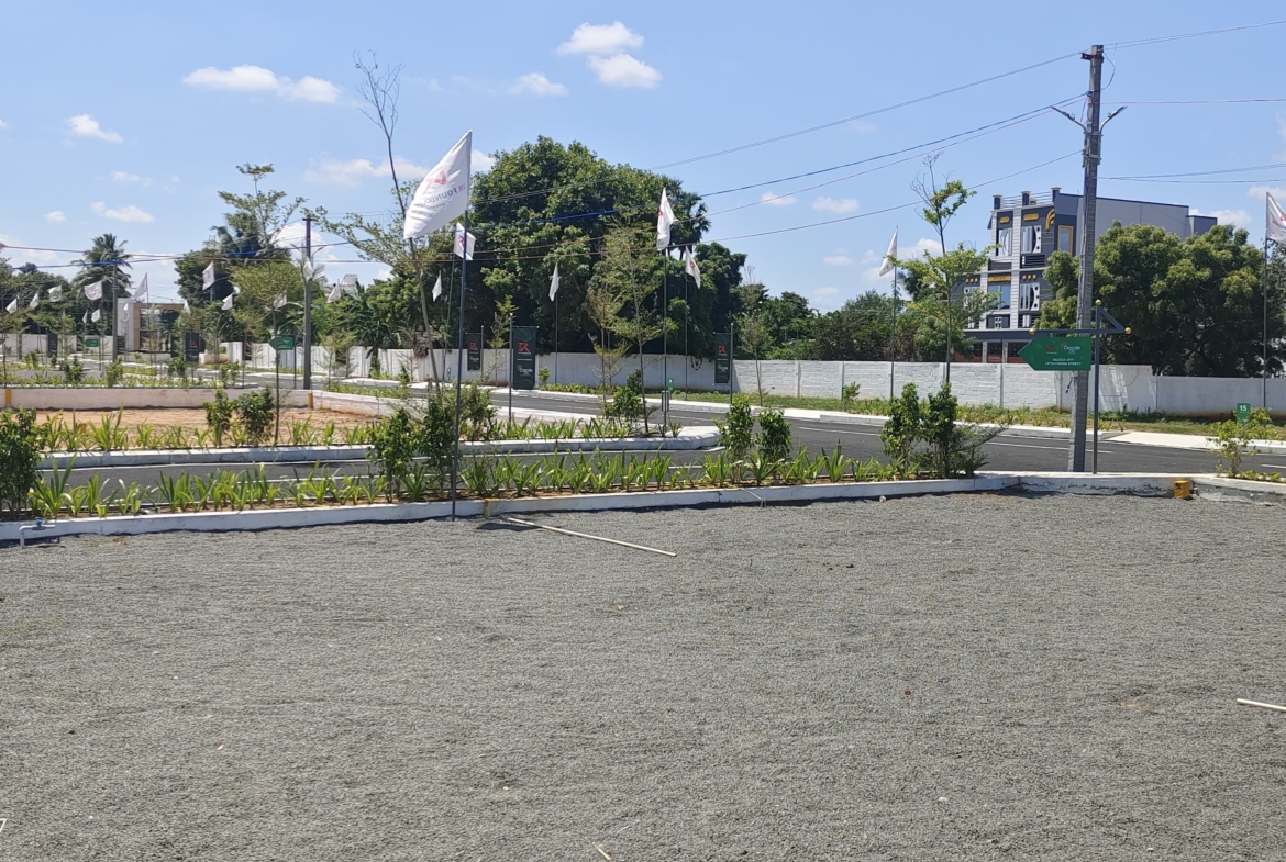 Plot for sale Kuthambakkam 800 sqft north facing 30 ft road — Elite Realtors