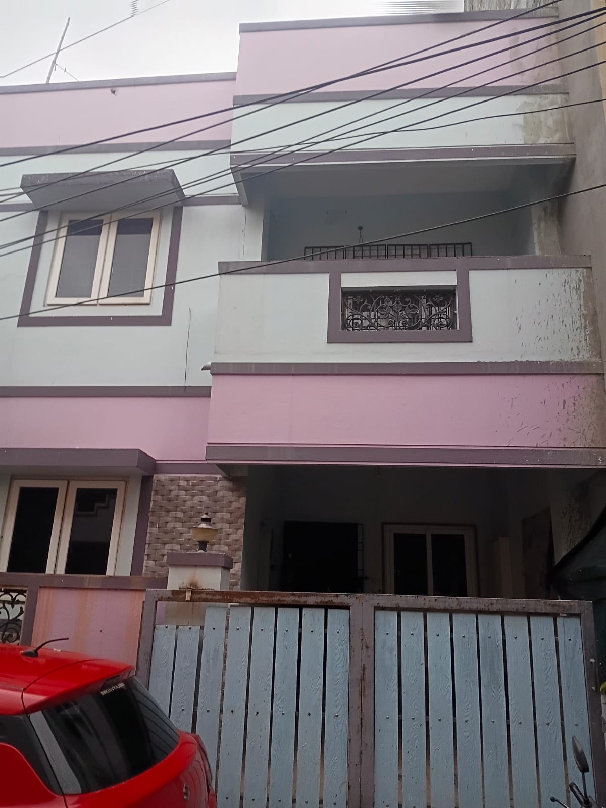 South facing AP independent house for sale in Anna Nagar West near SBIOA School, 880 sq.ft land, 1600 sq.ft built-up area